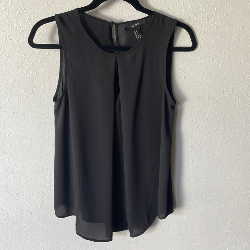 Forever 21 Black Sleeveless V-Neck Blouse, Size Small